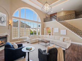 18290 Prairie Falcon Ln, Brookfield, WI 53045