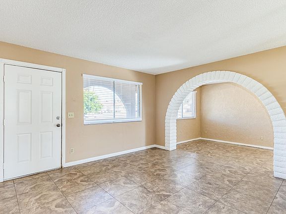3rd image of 4647 W Mission Ln