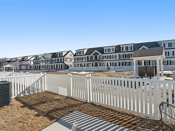 5th image of 4914 Apricot Way
