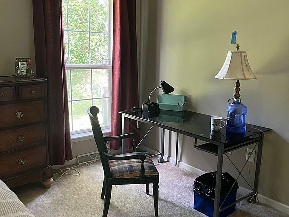 4th image of 72 Crestfield Ave