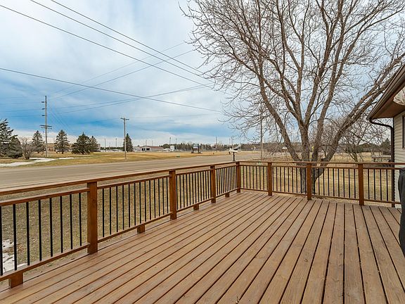 3rd image of 507 Meadowlark Ln