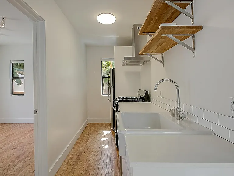259 Rosemont Ave #1/2 — Photo 11