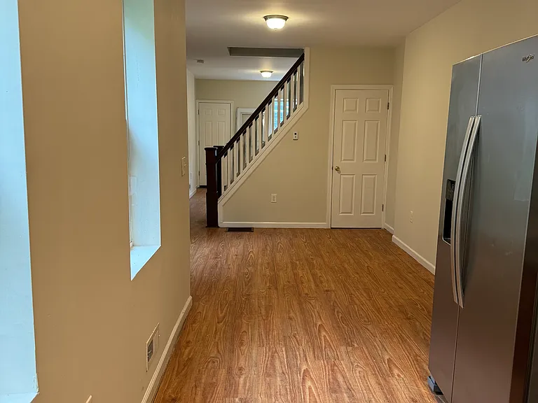 61 Asbury St — Photo 4