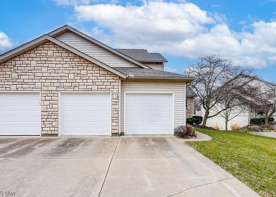 1st image of 71 Falling Water Cir