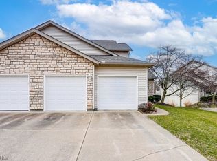 71 Falling Water Cir, Munroe Falls, OH 44262