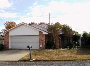 6 Wellington Dr, Longview, TX 75605