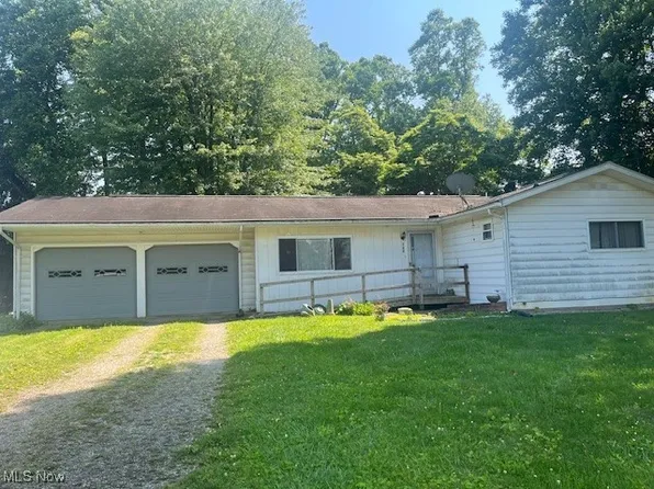 105 Juanita Dr, Zanesville, OH 43701