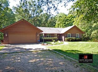 28567 42nd Ave, Paw Paw, MI 49079