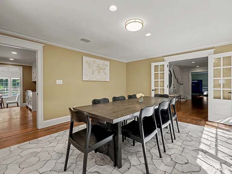 51 Squires Ln — Photo 17