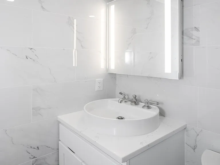260 Riverside Ave #6 — Photo 12