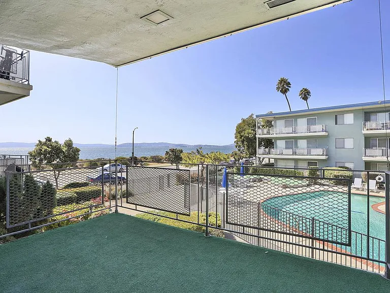 The Waterfront Apartments — Photo 7