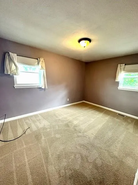 3 bed, 1.5 bath, 1200 sqft, $2,100 — Photo 4