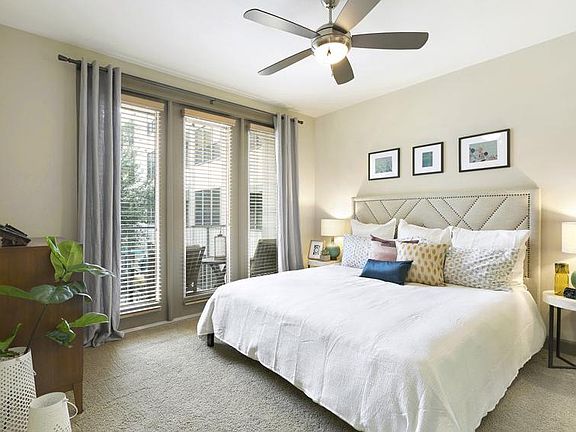 4th image of 1312 W 6th St #3180