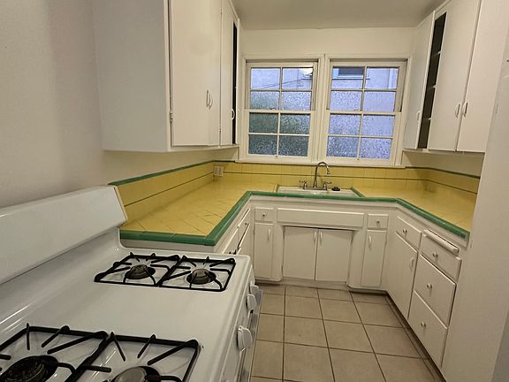 3rd image of 1207 S Fairfax Ave APT 2