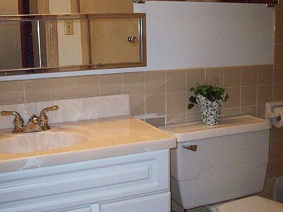5th image of 4434 N Oakland Ave APT 302