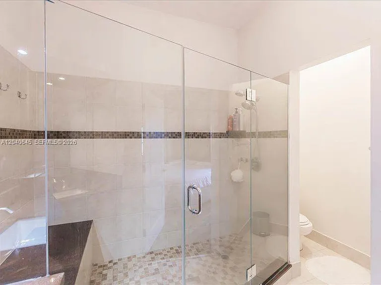 21475 SW 90th Pl — Photo 17