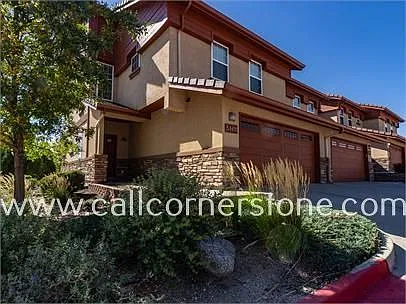 3 bed, 2.0 bath, 1548 sqft, $2,142 — Photo 3