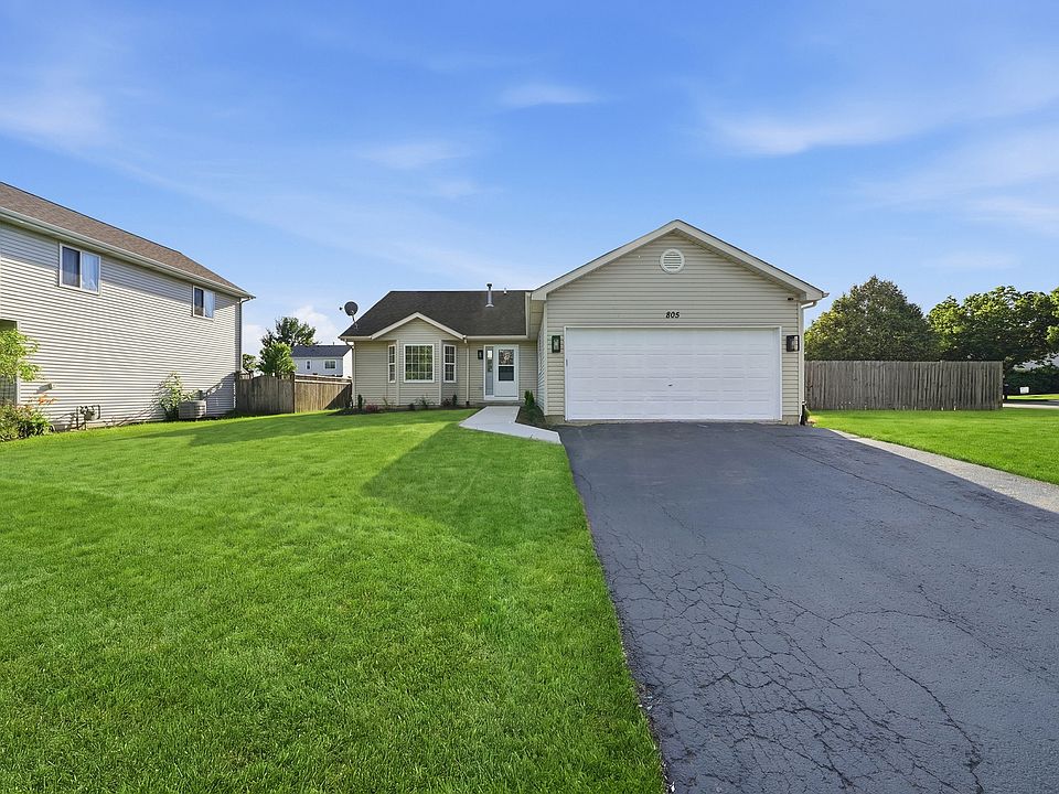 1st image of 805 Thorn Creek Dr