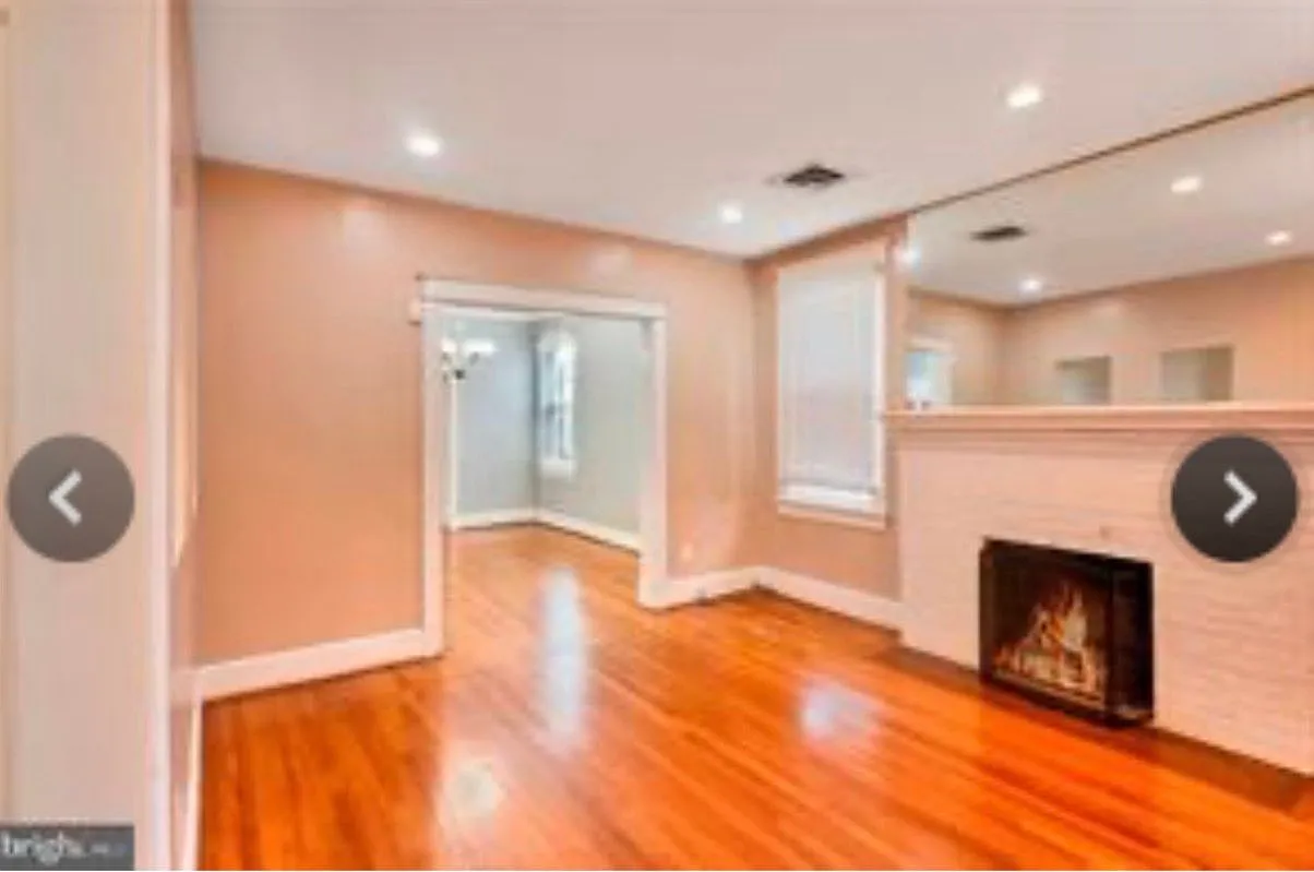 Charming NW DC 4 Bed/4Bath Townhome with Finished Basement & Parking — Photo 2