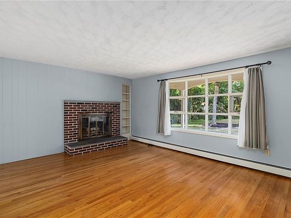 5th image of 51 Stony Ln