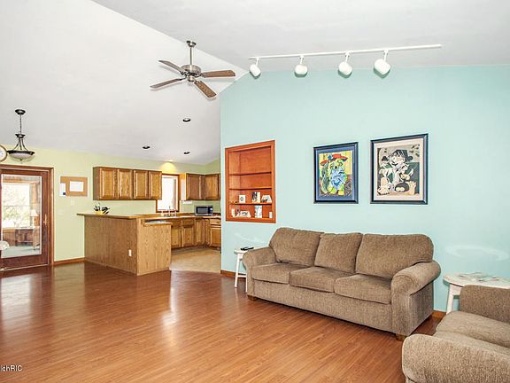 4th image of 5165 N 36th St