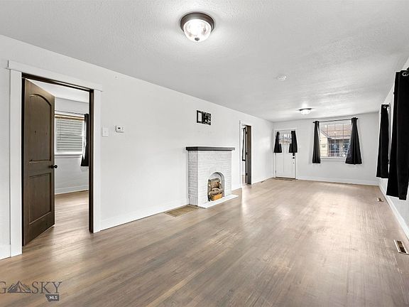 4th image of 1118 Farrell St