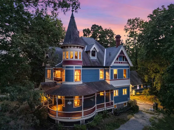 68 Center Street, Wolfeboro, NH 03894