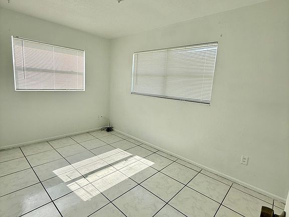 4th image of 1109 Marlowe Ave