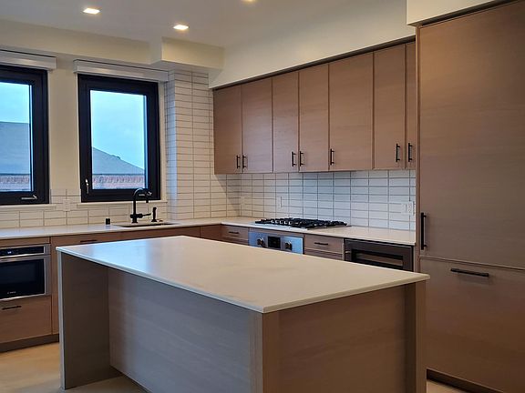 2nd image of 1598 Bay St Unit 305