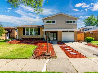 7745 Beckwith Rd, Morton Grove, IL 60053