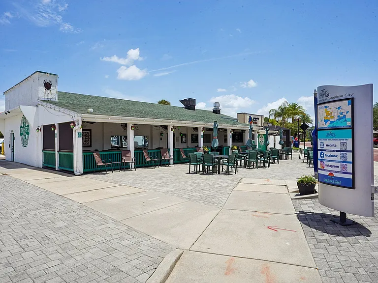 Lake Tavares Apartments — Photo 54