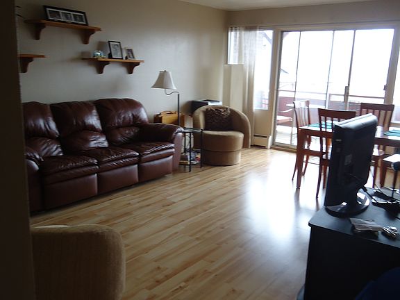 4th image of 201 Evergreen St APT 3-2D