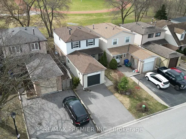 742 Beman Dr, Newmarket, ON L3Y 4Z2