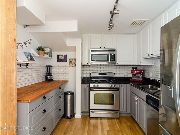 4th image of 1727 S Indiana Ave APT 410
