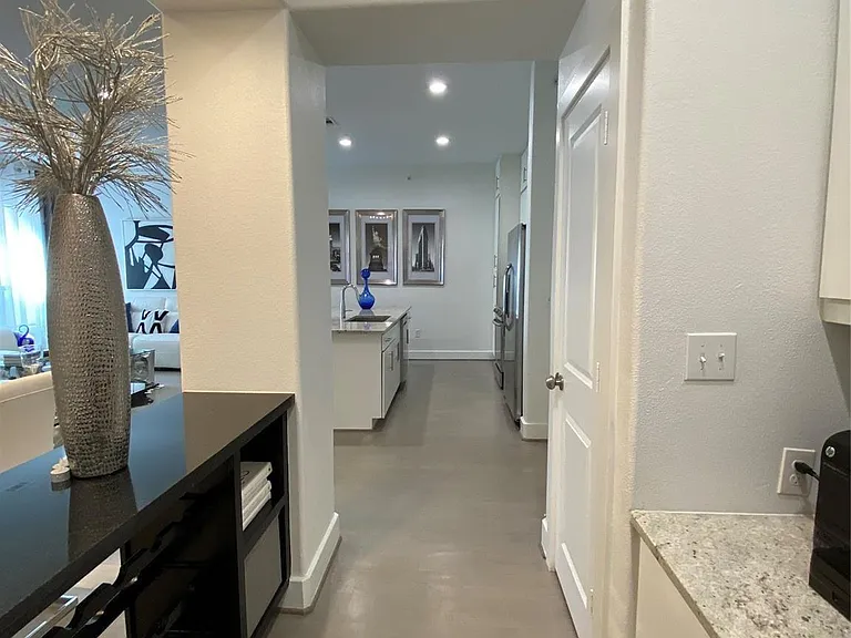 1901 Post Oak Blvd #3503 — Photo 18