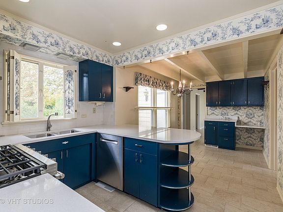 5th image of 1115 Longmeadow Dr