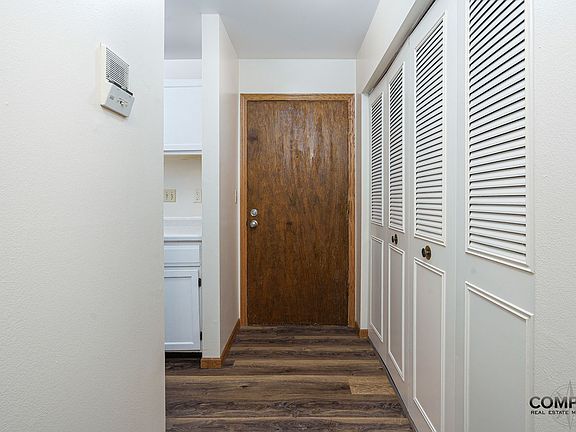 2nd image of 716 W Grand Ave #102