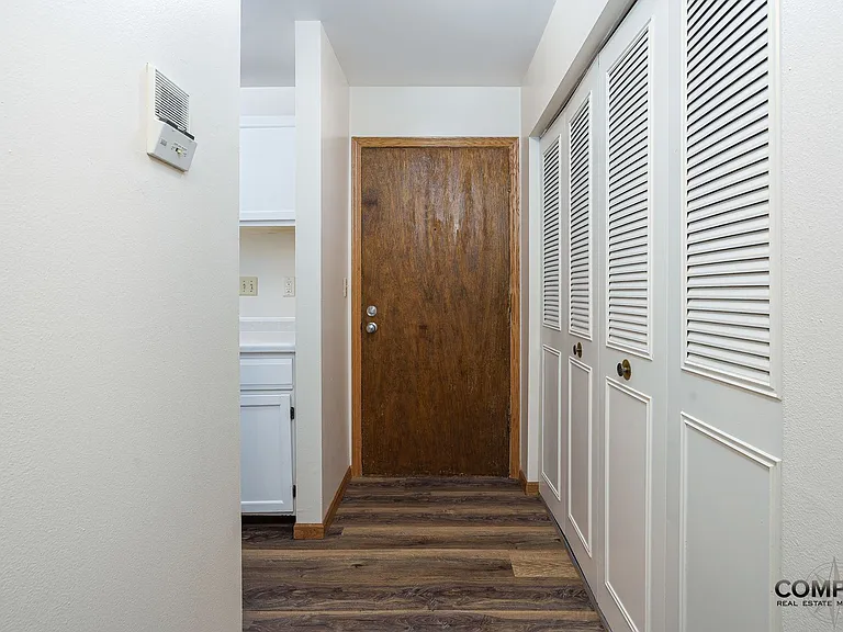 Half Moon Lake Apartments — Photo 22