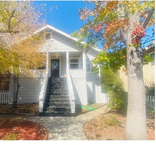 120 Sycamore Ave Photo 1