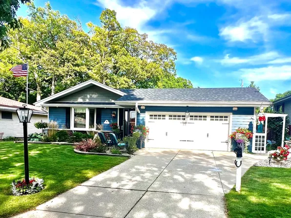 5304 South 8th STREET, Milwaukee, WI 53221