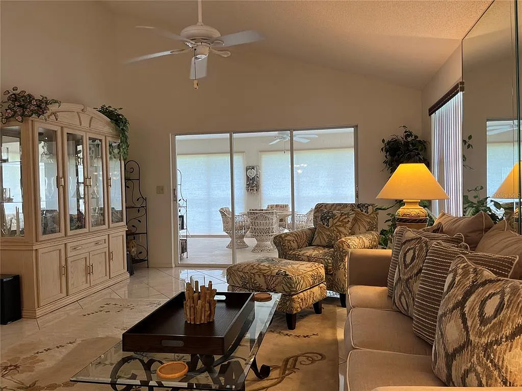2 bed, 2.0 bath, 1866 sqft, $4,500 — Photo 4