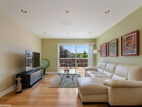 4th image of 8007 Lincoln Ave