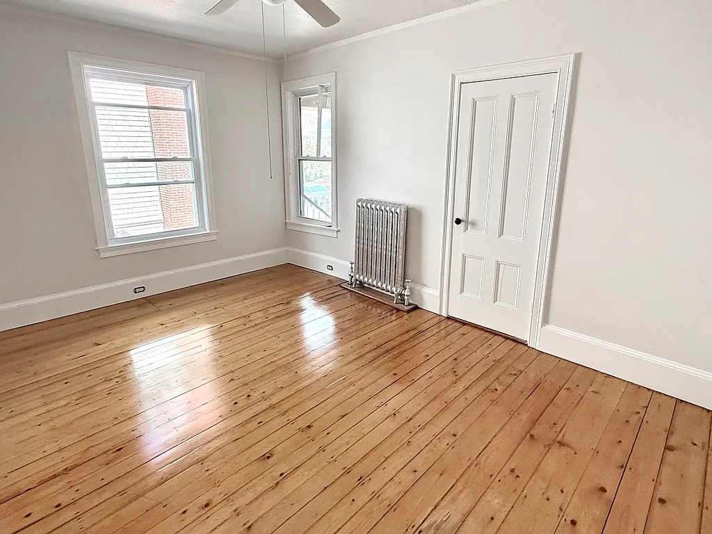 2 bed, 1.5 bath, 1300 sqft, $3,000 — Photo 4