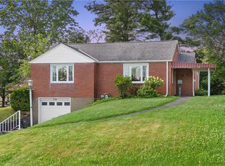 716 Lochinvar Dr, Pittsburgh, PA 15237
