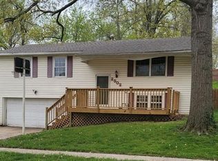 2502 Juniper Ln, Saint Joseph, MO 64503