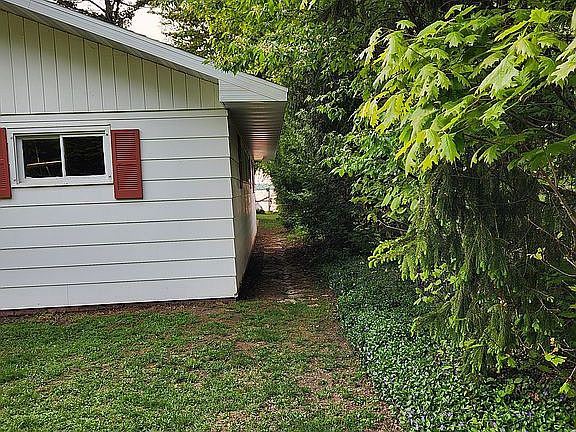 3rd image of 221 N Sunset Beach Dr