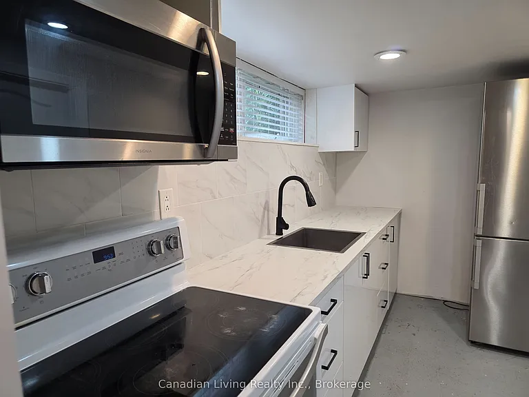 143 Avenue Rd #LOWER — Photo 20