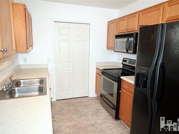 3rd image of 7395 Brickstone Ct SE