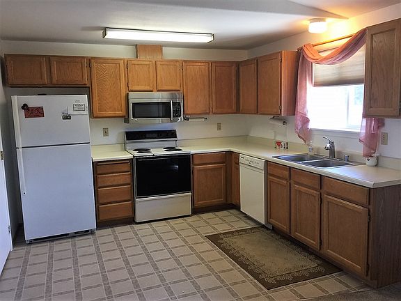 2nd image of 655 N Desdemona Ave