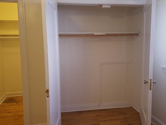 4th image of 1528 W Pratt Blvd APT 203